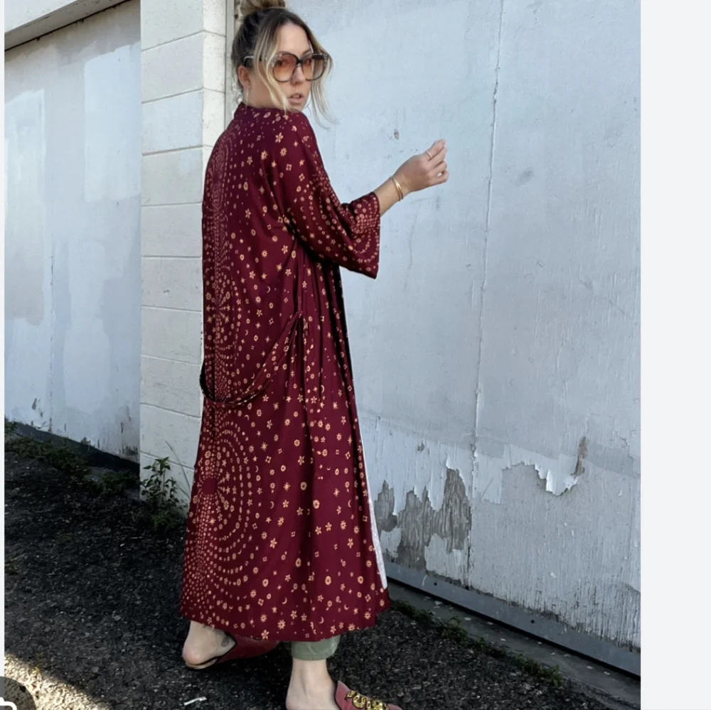 NR Sample Robe - Picture 2 of 5